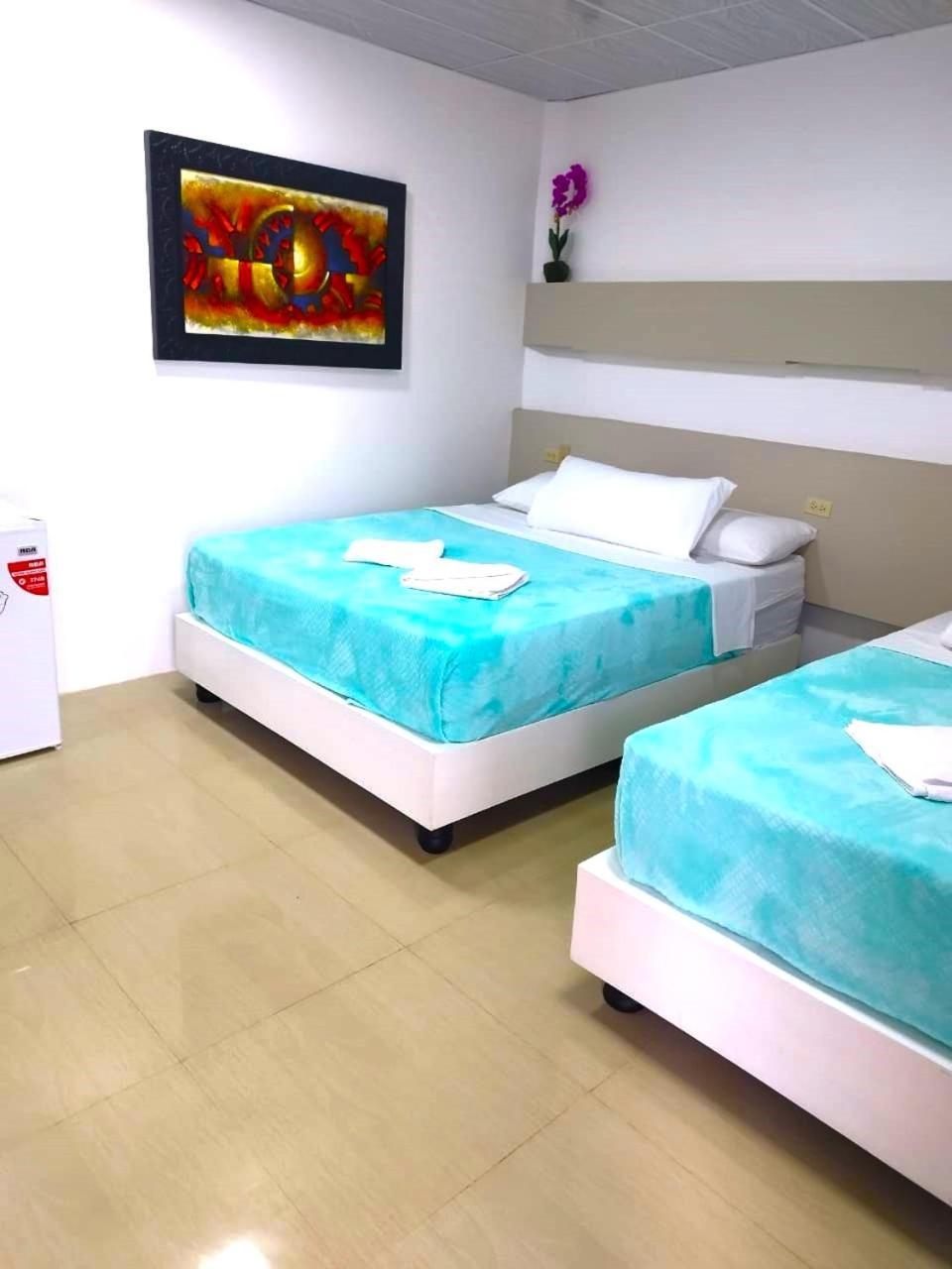 Hotel Los Algarrobos Puerto Baquerizo Moreno Buitenkant foto