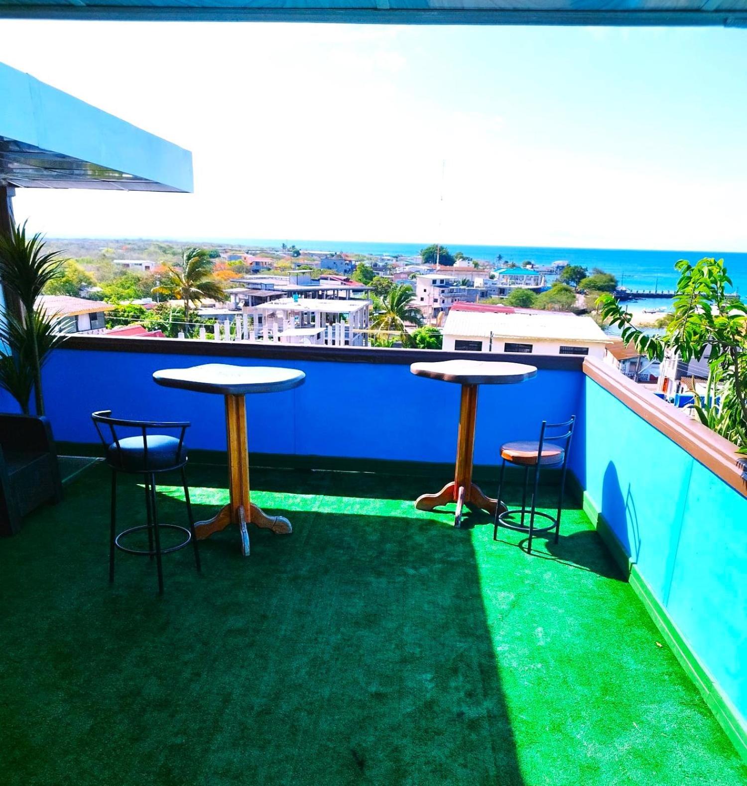 Hotel Los Algarrobos Puerto Baquerizo Moreno Buitenkant foto