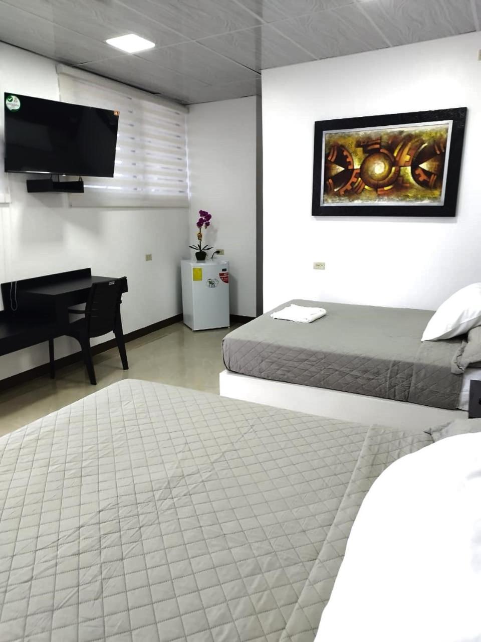 Hotel Los Algarrobos Puerto Baquerizo Moreno Buitenkant foto