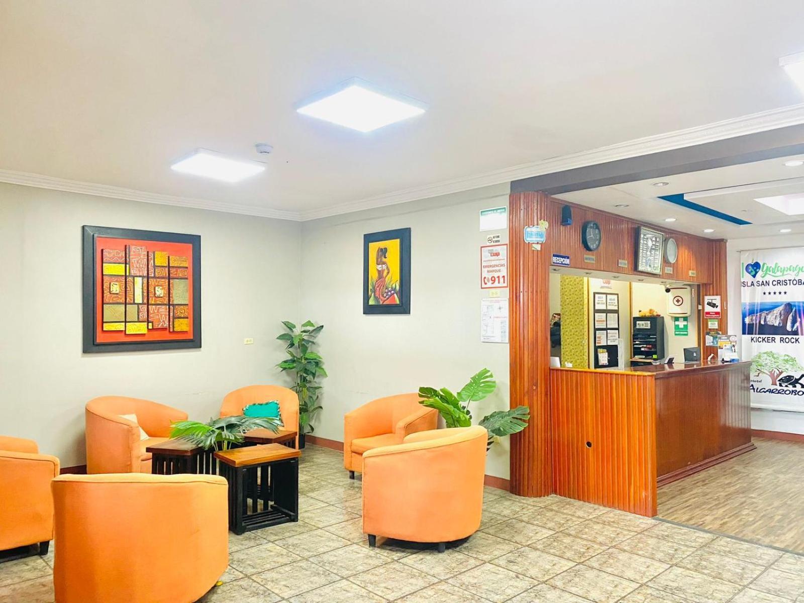 Hotel Los Algarrobos Puerto Baquerizo Moreno Buitenkant foto