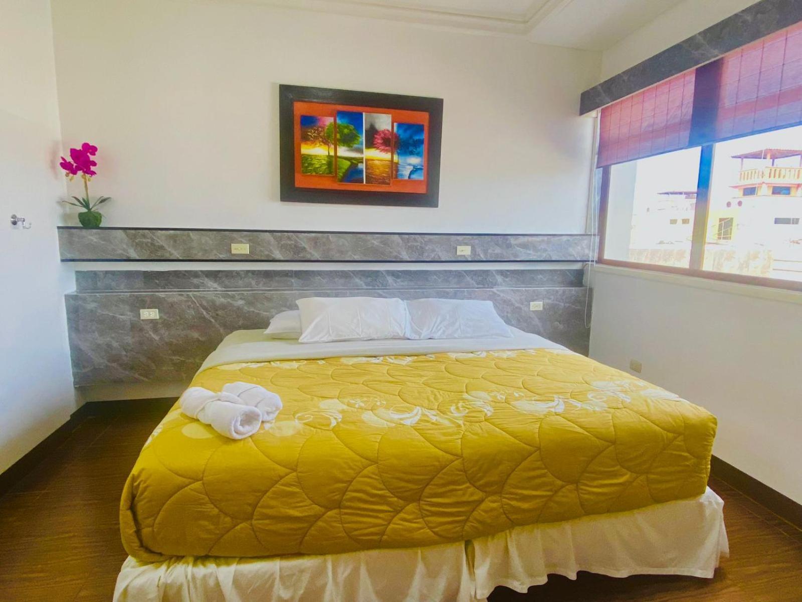 Hotel Los Algarrobos Puerto Baquerizo Moreno Buitenkant foto