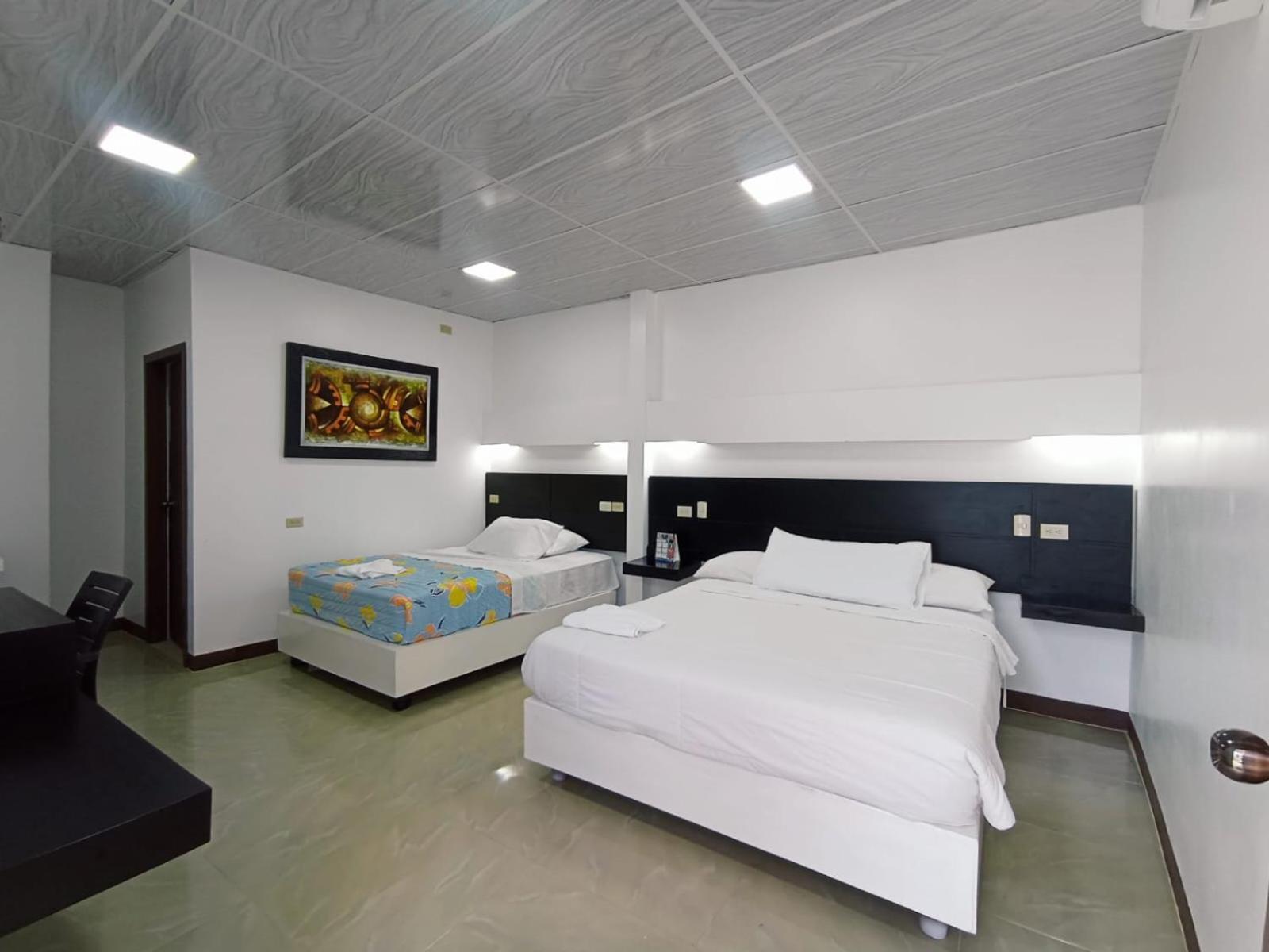 Hotel Los Algarrobos Puerto Baquerizo Moreno Buitenkant foto