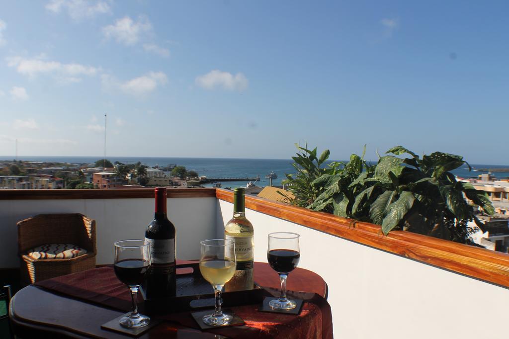 Hotel Los Algarrobos Puerto Baquerizo Moreno Buitenkant foto