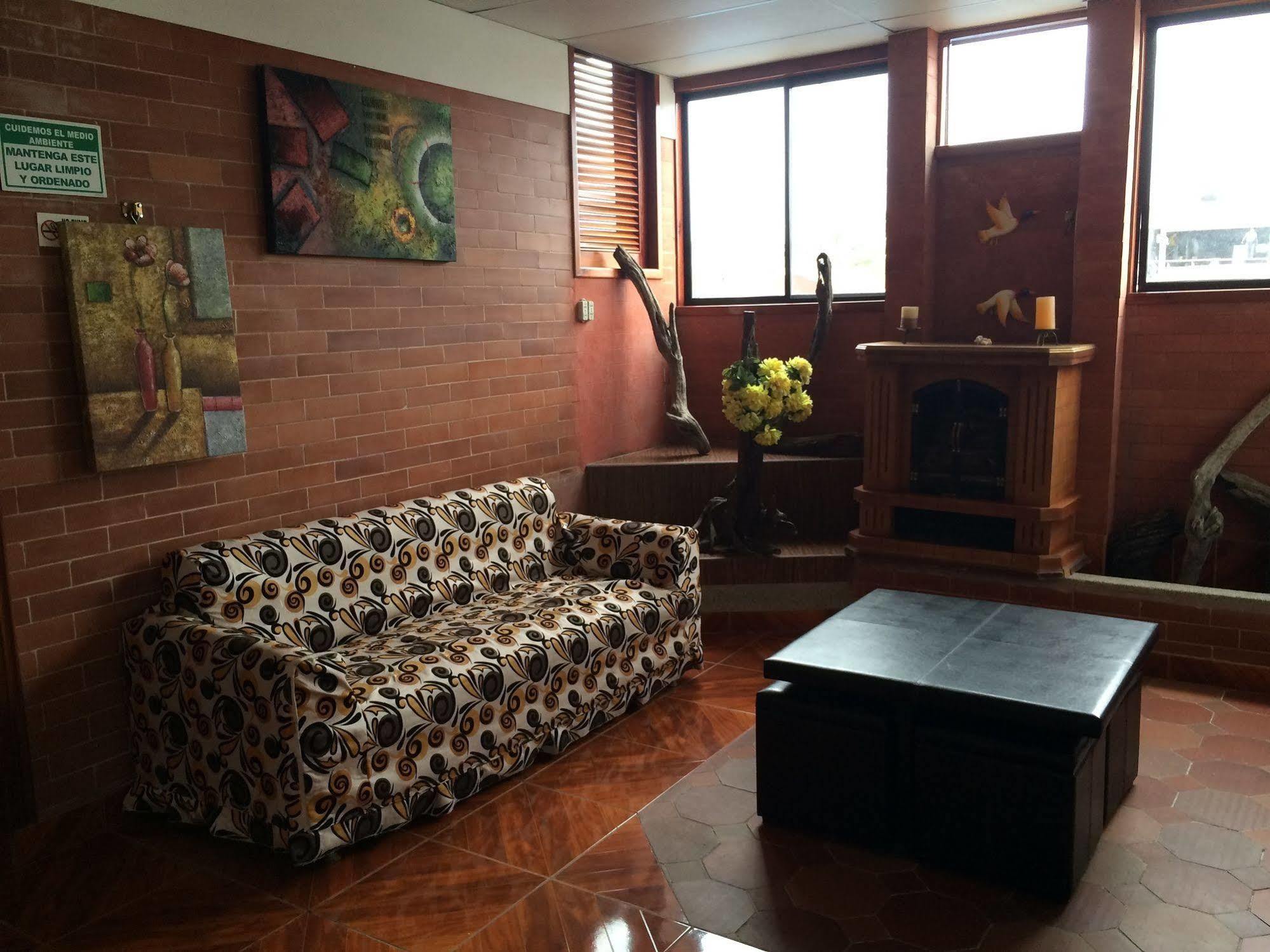 Hotel Los Algarrobos Puerto Baquerizo Moreno Buitenkant foto