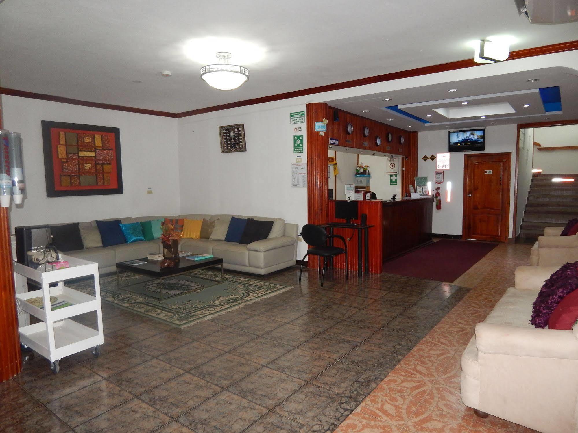 Hotel Los Algarrobos Puerto Baquerizo Moreno Buitenkant foto