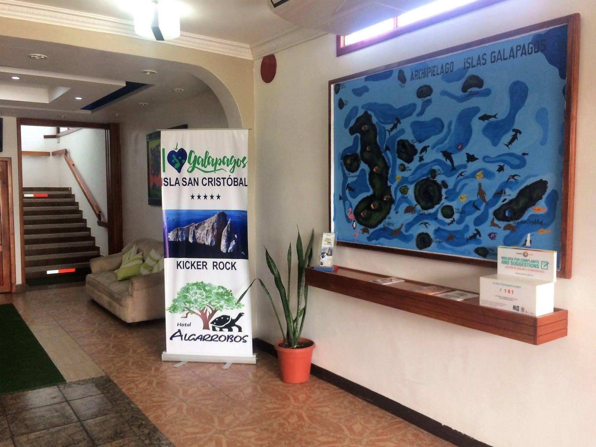 Hotel Los Algarrobos Puerto Baquerizo Moreno Buitenkant foto