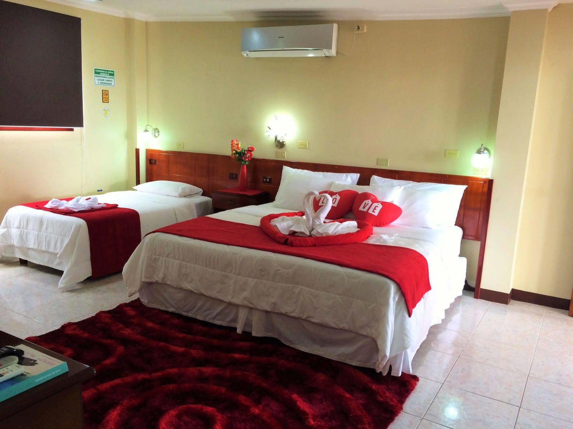 Hotel Los Algarrobos Puerto Baquerizo Moreno Buitenkant foto